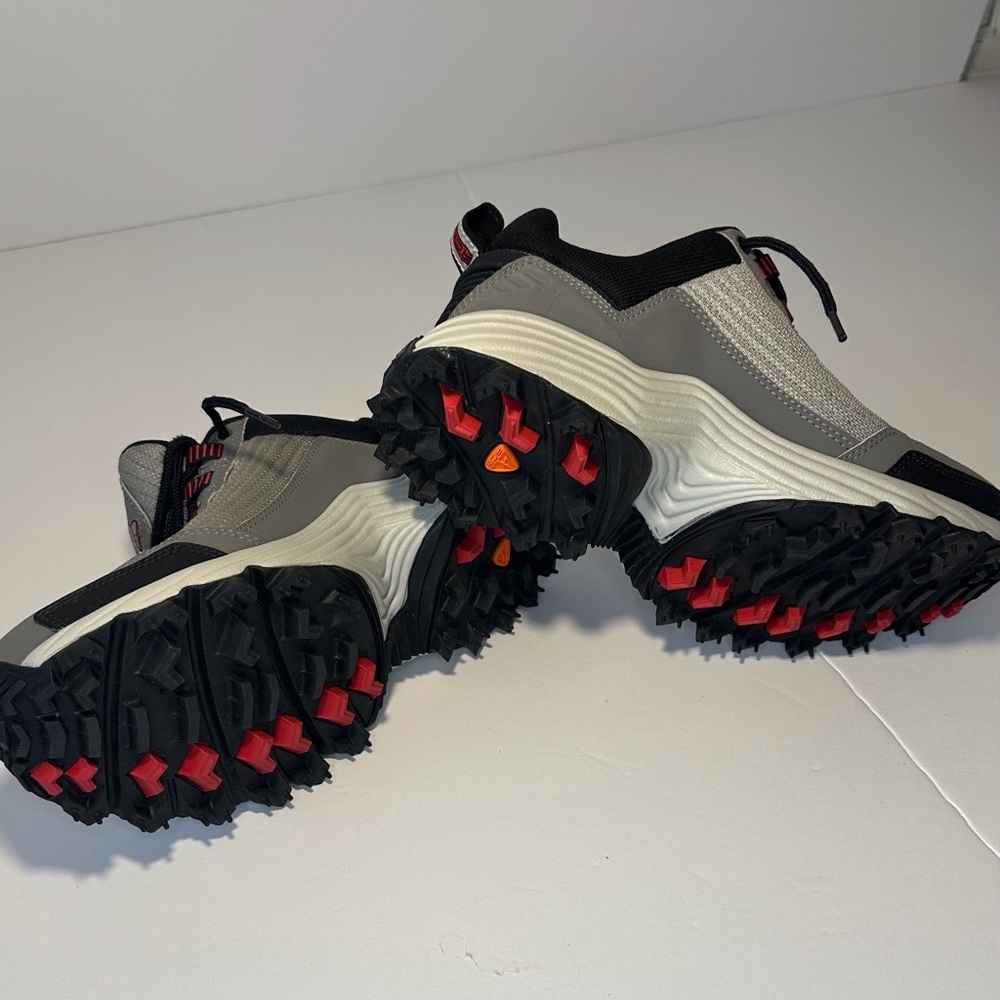 Nike ACG Vintage trail/hiking shoes, size 9 men’s